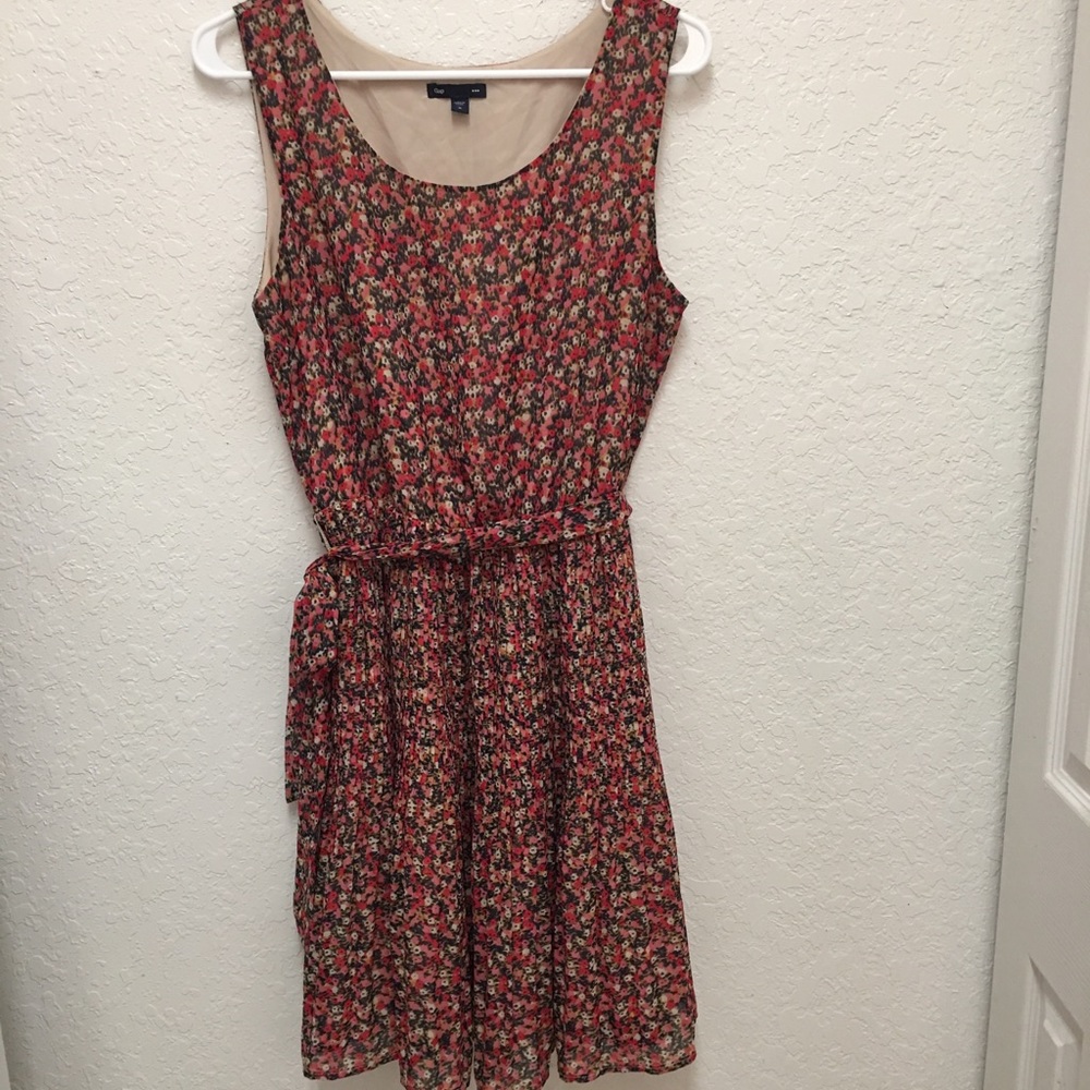 Gap sleeveless floral dress